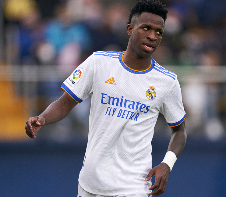 内马尔与维尼修斯：赛场闪耀与趣味庆祝的联动